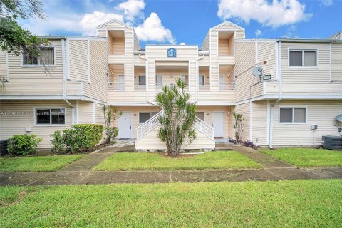 Condominio en venta en Oakland Park, Florida, 2 dormitorios, 94.76 m2 № 1189412 - foto 2