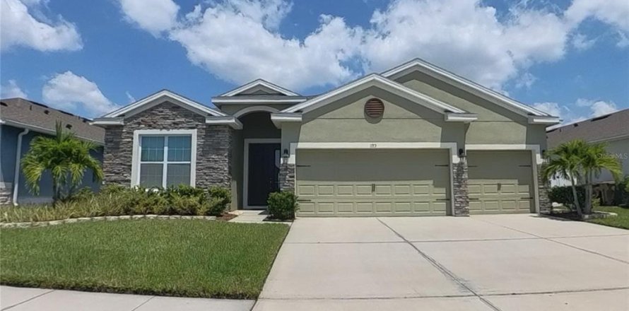 Casa en Kissimmee, Florida 4 dormitorios, 220.55 m2 № 1336848