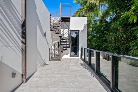 Villa ou maison à vendre à Miami Beach, Floride: 5 chambres, 335.75 m2 № 873446 - photo 29
