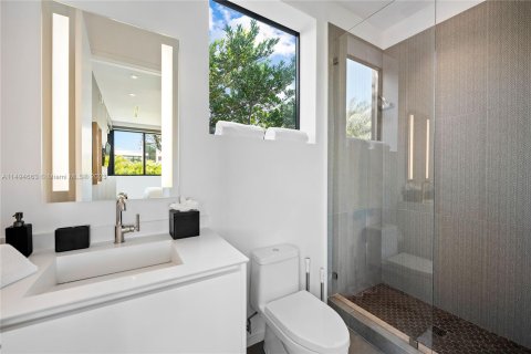 Casa en venta en Miami Beach, Florida, 5 dormitorios, 335.75 m2 № 873446 - foto 18