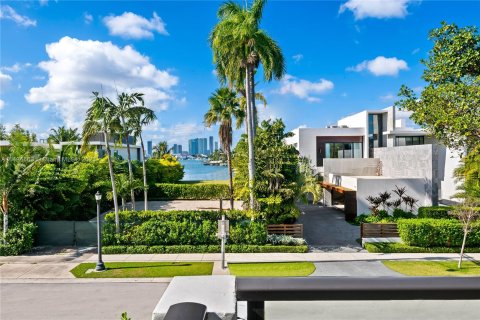 Villa ou maison à vendre à Miami Beach, Floride: 5 chambres, 335.75 m2 № 873446 - photo 28