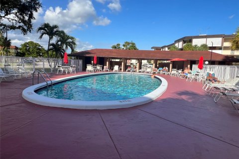 Condominio en venta en Lauderdale Lakes, Florida, 1 dormitorio, 71.35 m2 № 1160553 - foto 8