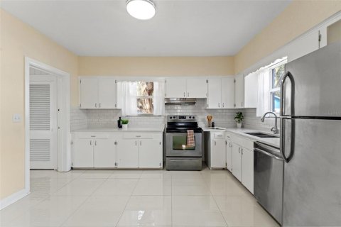 Casa en venta en Tampa, Florida, 3 dormitorios, 171.4 m2 № 1407101 - foto 8