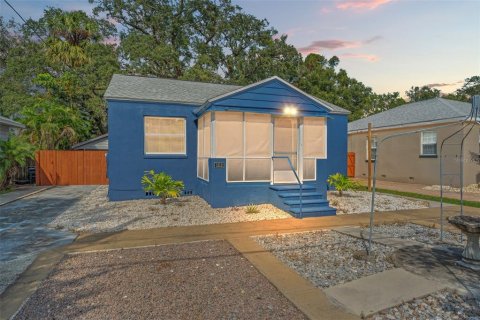 Casa en venta en Tampa, Florida, 3 dormitorios, 171.4 m2 № 1407101 - foto 1