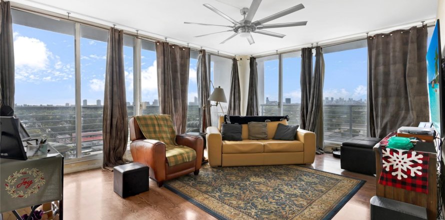 Condo in Hollywood, Florida, 2 bedrooms  № 1231451