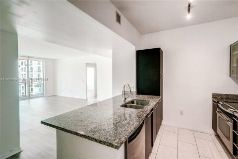 Copropriété à vendre à Miami, Floride: 2 chambres, 102.29 m2 № 1356818 - photo 4