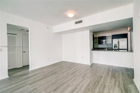 Condominio en venta en Miami, Florida, 2 dormitorios, 102.29 m2 № 1356818 - foto 7