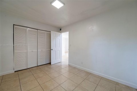 Propiedad comercial en venta en Miami, Florida, 231.98 m2 № 1356772 - foto 26