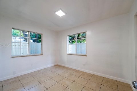 Propiedad comercial en venta en Miami, Florida, 231.98 m2 № 1356772 - foto 25