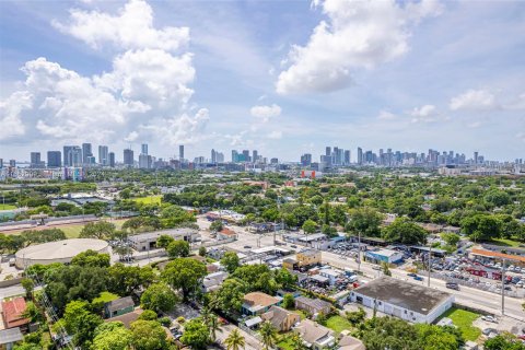 Propiedad comercial en venta en Miami, Florida, 231.98 m2 № 1356772 - foto 11