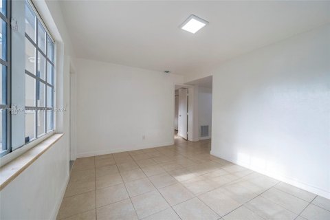 Propiedad comercial en venta en Miami, Florida, 231.98 m2 № 1356772 - foto 20