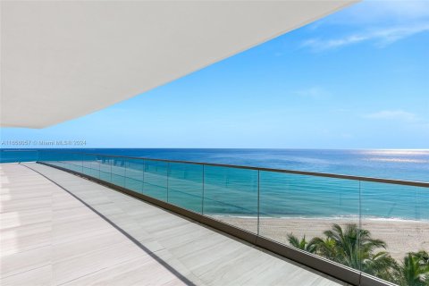 Condominio en venta en Sunny Isles Beach, Florida, 4 dormitorios, 281.77 m2 № 1356820 - foto 25