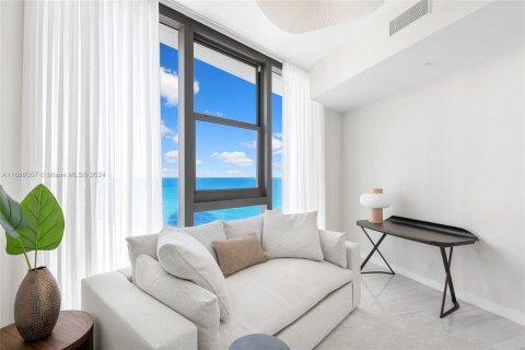 Condominio en venta en Sunny Isles Beach, Florida, 4 dormitorios, 281.77 m2 № 1356820 - foto 17