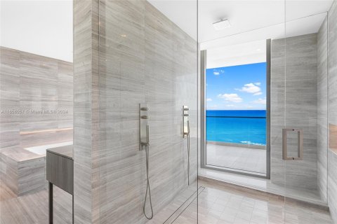 Condominio en venta en Sunny Isles Beach, Florida, 4 dormitorios, 281.77 m2 № 1356820 - foto 16