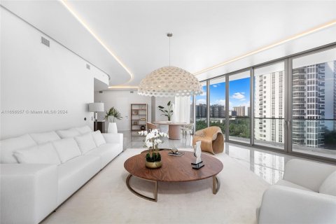 Condominio en venta en Sunny Isles Beach, Florida, 4 dormitorios, 281.77 m2 № 1356820 - foto 10