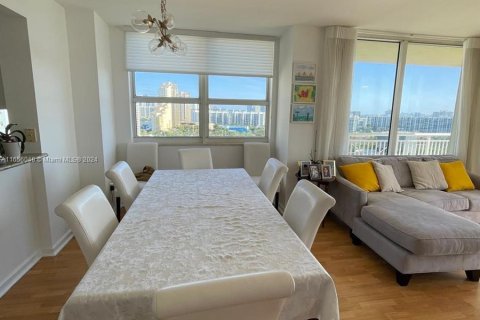 Condo in Aventura, Florida, 2 bedrooms  № 1356819 - photo 2