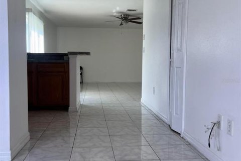 Casa en alquiler en Kissimmee, Florida, 3 dormitorios, 145.21 m2 № 1388569 - foto 6