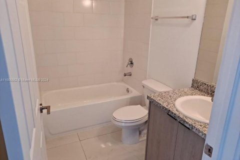 Apartamento en alquiler en Hialeah, Florida, 1 dormitorio, 5827.39 m2 № 1354651 - foto 5