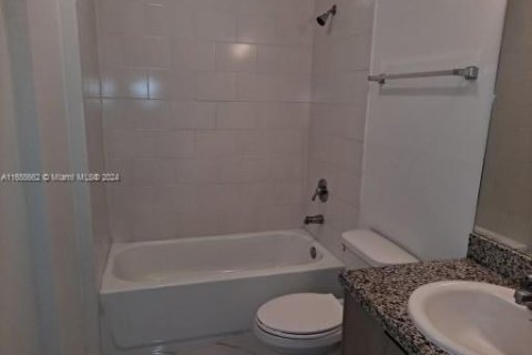 Apartamento en alquiler en Hialeah, Florida, 1 dormitorio, 5827.39 m2 № 1354651 - foto 7