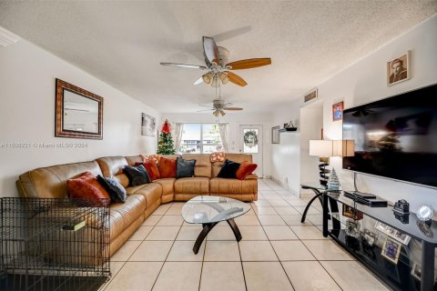 Villa ou maison à vendre à Fort Lauderdale, Floride: 4 chambres, 155.33 m2 № 929160 - photo 6