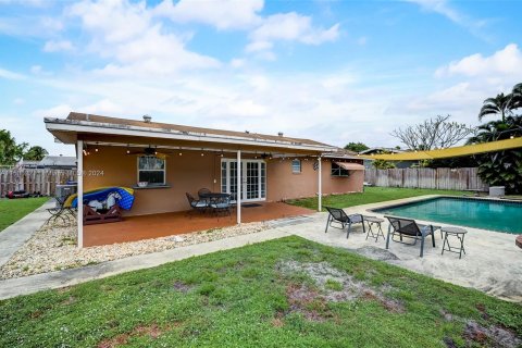 House in Fort Lauderdale, Florida 4 bedrooms, 155.33 sq.m. № 929160 - photo 29