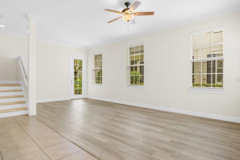 Adosado en venta en Orlando, Florida, 4 dormitorios, 290.69 m2 № 1313050 - foto 13