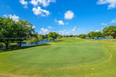 Condo in Pembroke Pines, Florida, 2 bedrooms  № 1353900 - photo 29