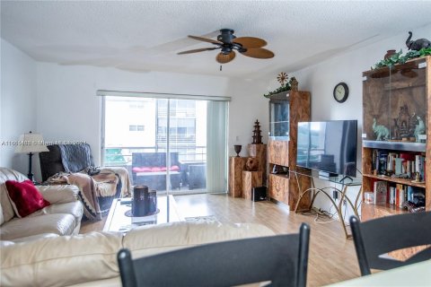 Condominio en venta en Hollywood, Florida, 2 dormitorios, 105.07 m2 № 1353899 - foto 4