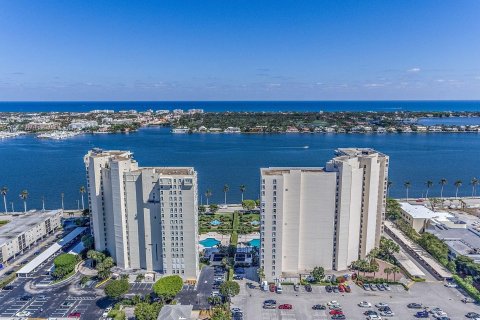 Condo in West Palm Beach, Florida, 1 bedroom  № 884640 - photo 24