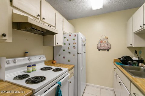 Immobilier commercial à vendre à Jacksonville, Floride: 2 chambres, 122.63 m2 № 772912 - photo 14