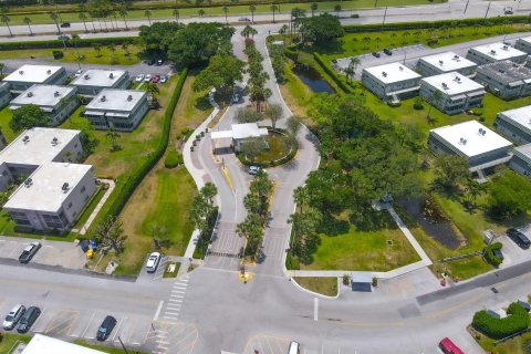 Condo in Delray Beach, Florida, 2 bedrooms  № 1175319 - photo 1