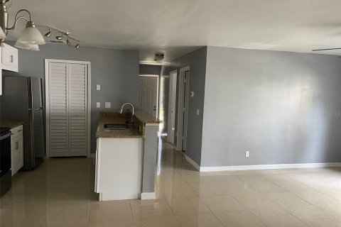 Condo in Orlando, Florida, 2 bedrooms  № 1383393 - photo 7