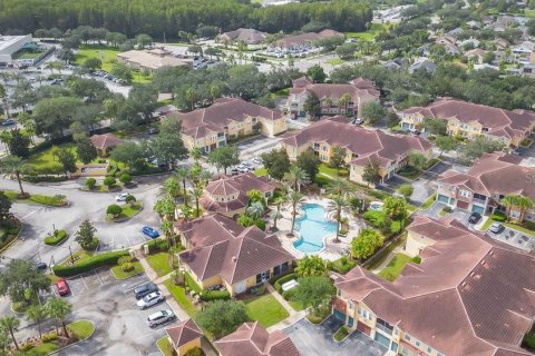 Condo in Orlando, Florida, 2 bedrooms  № 1383461 - photo 2