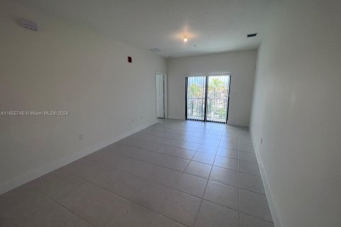 Condominio en venta en Doral, Florida, 1 dormitorio, 68.56 m2 № 1355520 - foto 10