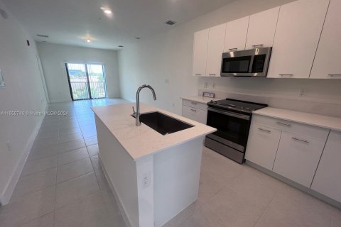 Condominio en venta en Doral, Florida, 1 dormitorio, 68.56 m2 № 1355520 - foto 2