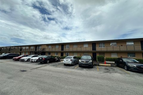 Condo in Hialeah, Florida, 3 bedrooms  № 1345336 - photo 4