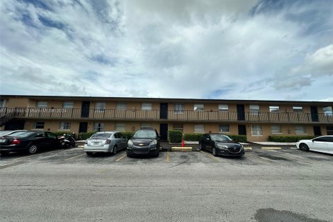 Condo in Hialeah, Florida, 3 bedrooms  № 1345334 - photo 3