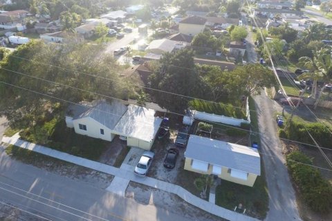 Propiedad comercial en venta en Hollywood, Florida, 135.36 m2 № 1216345 - foto 3