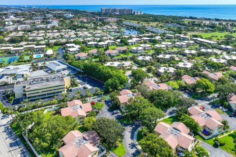 Townhouse in Jupiter, Florida 2 bedrooms, 119.66 sq.m. № 1216250 - photo 15