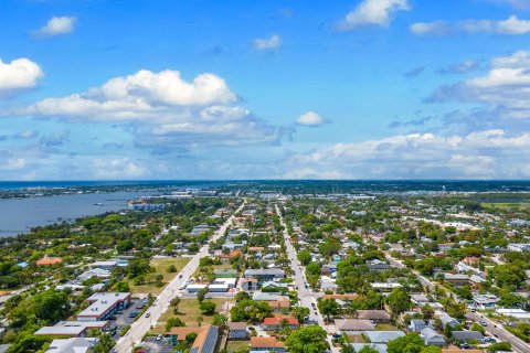 House in Lake Worth, Florida 3 bedrooms, 111.95 sq.m. № 1216198 - photo 4