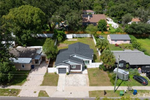 House in Tampa, Florida 3 bedrooms, 97.73 sq.m. № 1381408 - photo 3