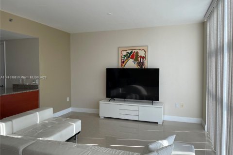 Condominio en venta en Hallandale Beach, Florida, 1 dormitorio, 80.92 m2 № 694312 - foto 8