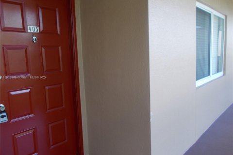 Condo in Pembroke Pines, Florida, 2 bedrooms  № 1239643 - photo 7