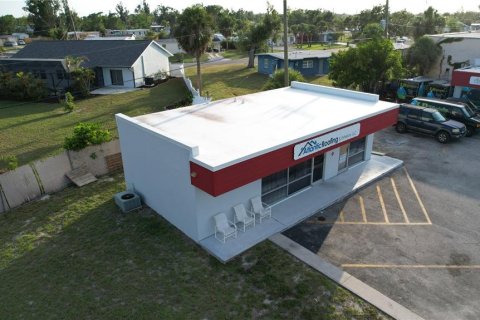 Commercial property in Port Charlotte, Florida 258.27 sq.m. № 793833 - photo 19