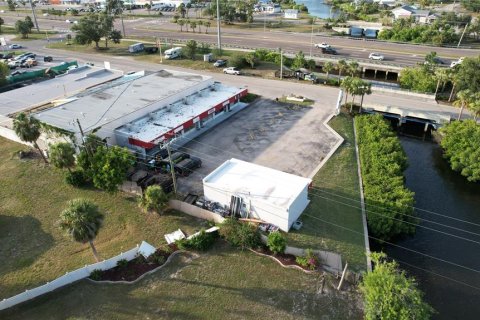 Commercial property in Port Charlotte, Florida 258.27 sq.m. № 793833 - photo 16
