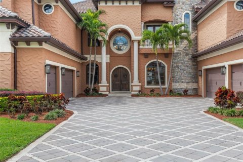 House in Orlando, Florida 7 bedrooms, 732.16 sq.m. № 1085991 - photo 4