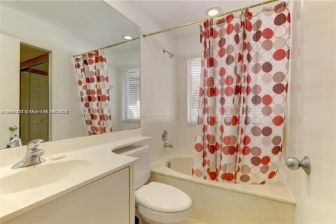 Condominio en venta en Plantation, Florida, 1 dormitorio, 98.38 m2 № 1177973 - foto 20