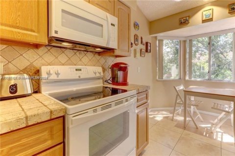 Condo in Plantation, Florida, 1 bedroom  № 1177973 - photo 15