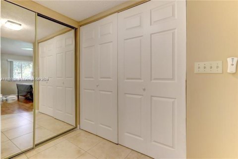 Copropriété à vendre à Plantation, Floride: 1 chambre, 98.38 m2 № 1177973 - photo 19