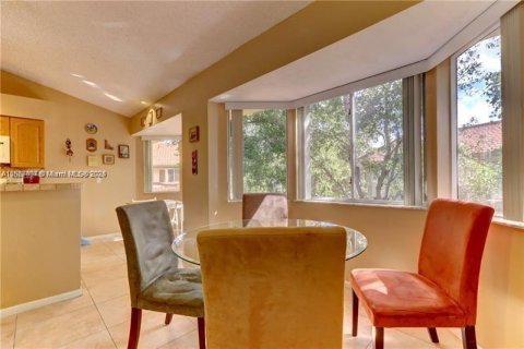 Condo in Plantation, Florida, 1 bedroom  № 1177973 - photo 9